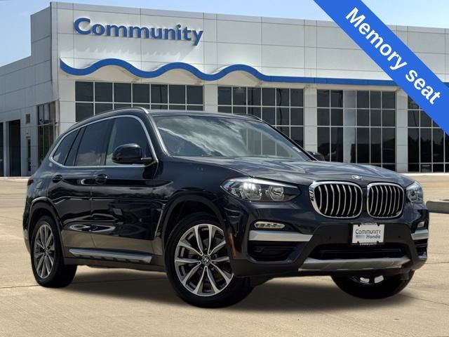 The 2019 BMW X3 xDrive30i photos