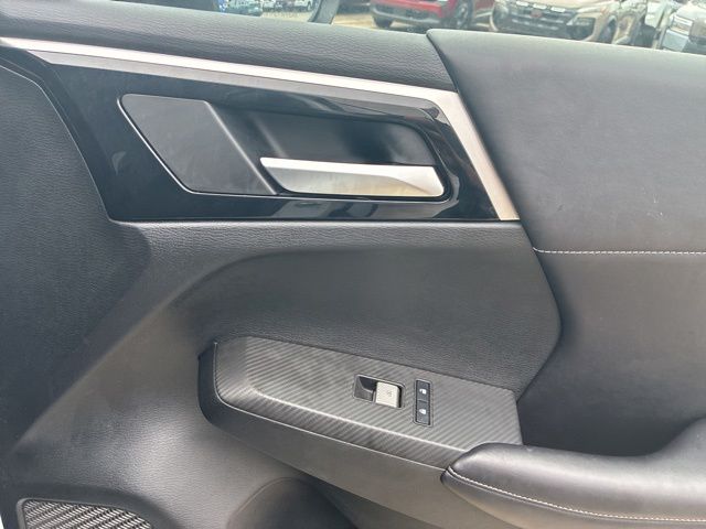 2024 Mitsubishi Outlander SE  at Royal Nissan