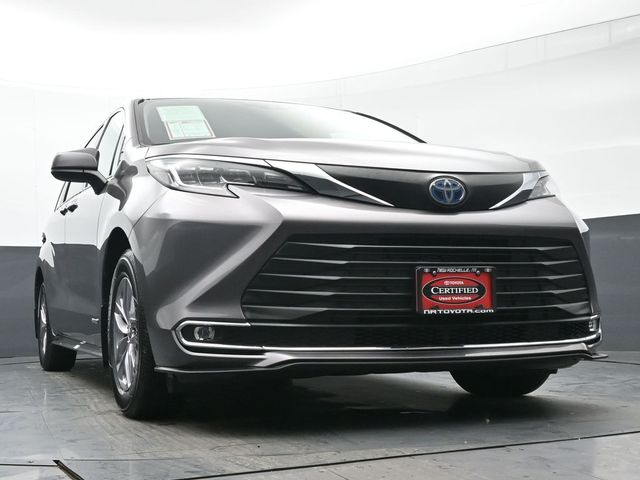 2021 Toyota Sienna XLE 30