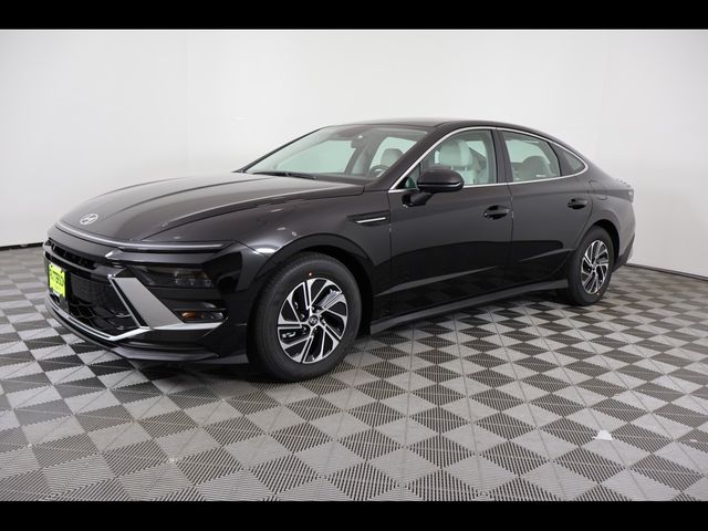 2026 Hyundai Sonata Blue's photo