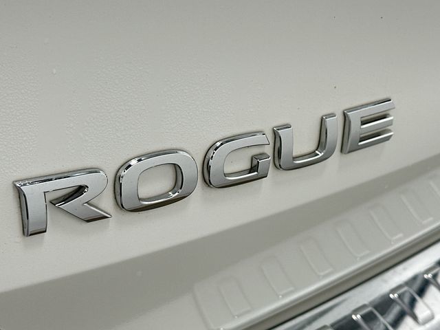 2016 Nissan Rogue SV White at Rafferty Subaru