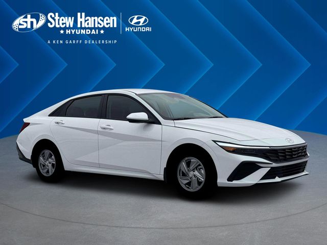 New 2026 White Hyundai SE image 10