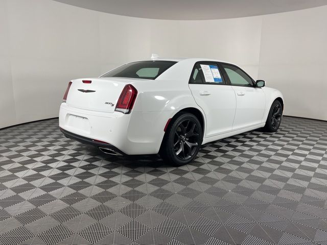 2023 Chrysler 300 S 10