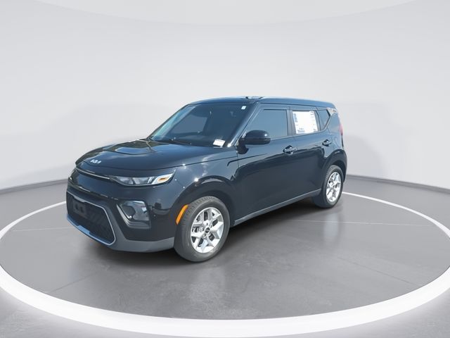 Used 2022 Black Kia LX image 4