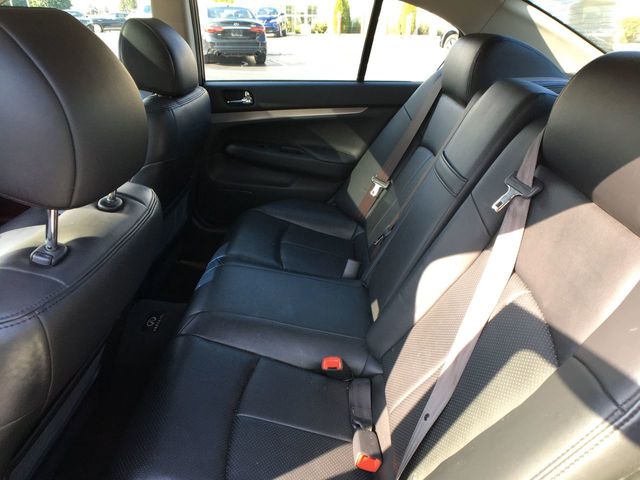 2013 INFINITI G37 X 23