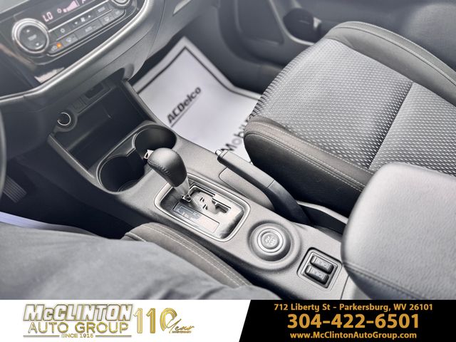 2016 Mercury Gray Metallic Mitsubishi Outlander SE 4X4 SUV