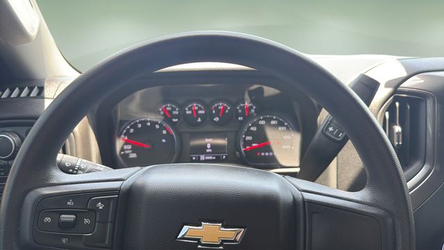 Used 2025 White Chevrolet Custom image 12