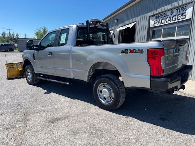 2021 Ford F-250SD XLT - Iconic Silver Metallic exterior view 5