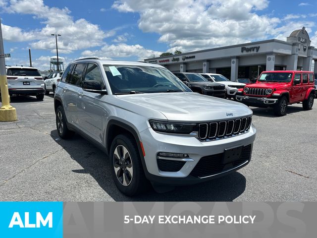 Used 2024 Silver Jeep 4xe image 3