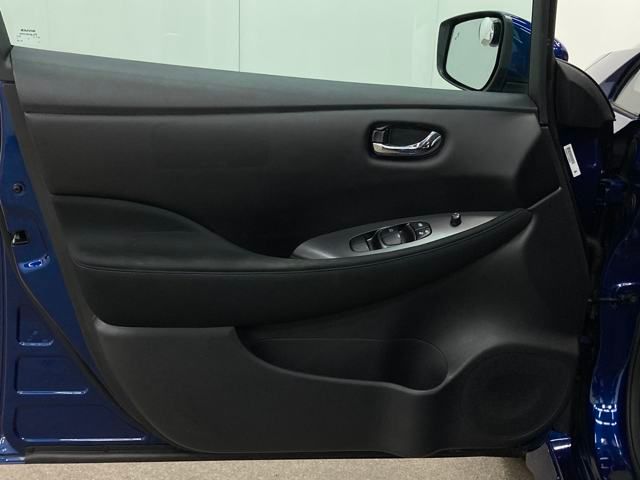 2022 Nissan LEAF S