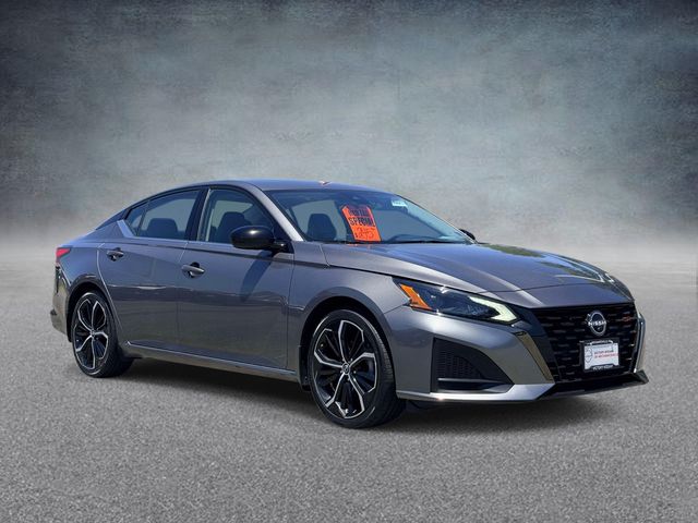 Gray (Gun Metallic) 2024 Nissan Altima 2.5 SR FWD Sedan Front-Wheel Drive Continuously Variable Transmission
