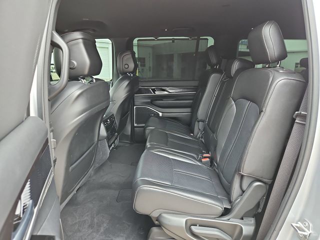 2024 Jeep Wagoneer Base Silver at River Oaks CDJR