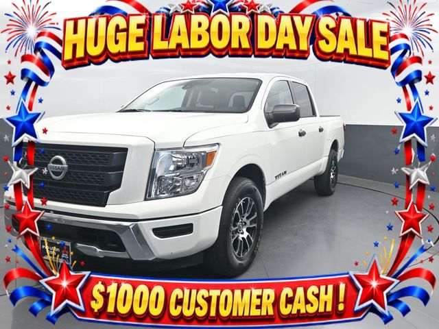 Glacier White 2022 Nissan Titan Pickup Truck Four-Wheel Drive 9-Speed Automatic