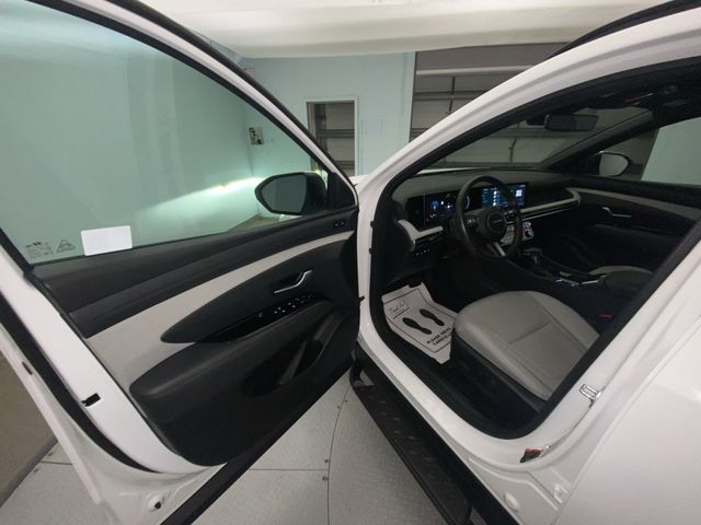 Used 2025 White Hyundai Limited image 11