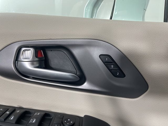 2022 Chrysler Pacifica Hybrid Touring L 34