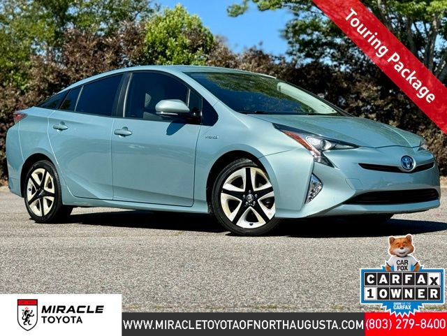 2016 Toyota Prius Four's photo