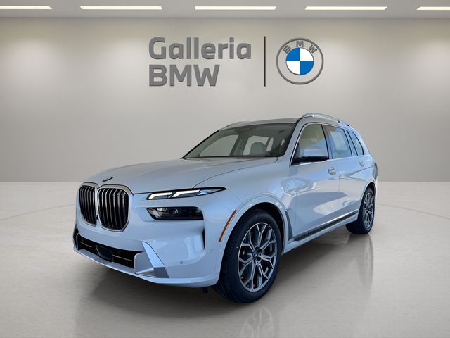 2023 BMW X7 40i's photo