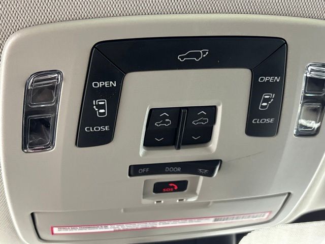 Used 2023 Toyota Sienna Van