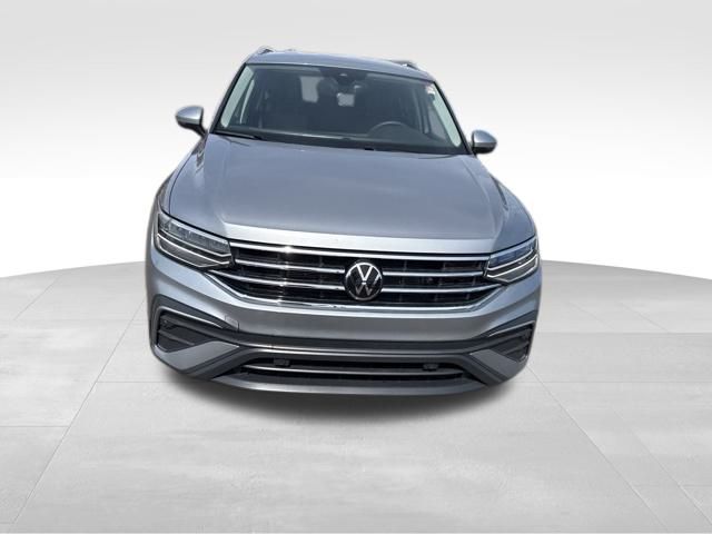 2024 Volkswagen Tiguan 2.0T SE photo