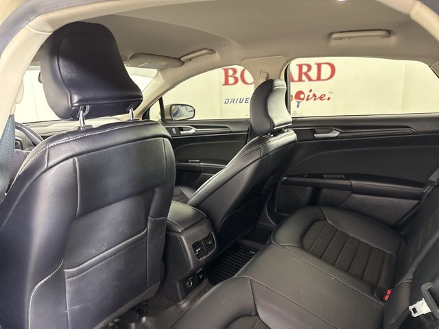 2018 White Gold Ford Fusion Hybrid SE FWD Sedan