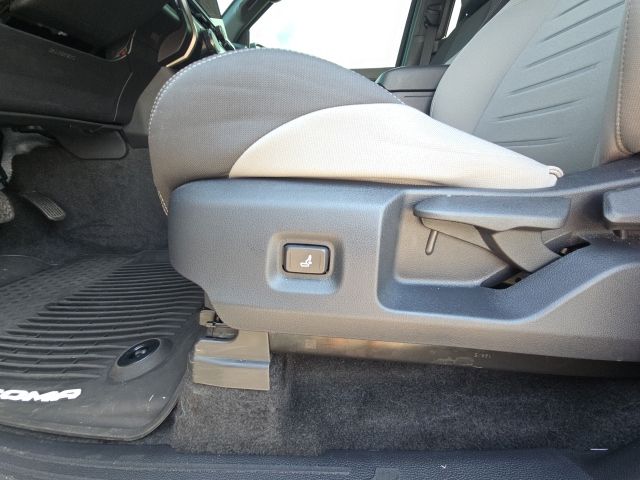 2025 Toyota Tacoma Hybrid:46433A2