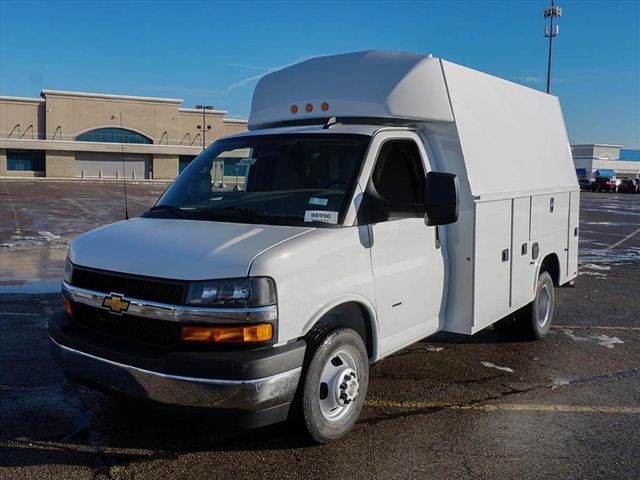 2025 Chevrolet Express 3500