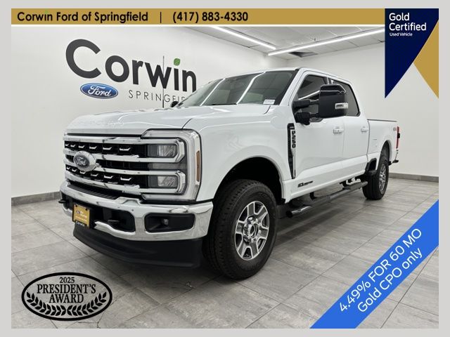 Oxford White 2024 Ford F-250 Super Duty Lariat Crew Cab 4WD Pickup Truck Four-Wheel Drive Automatic
