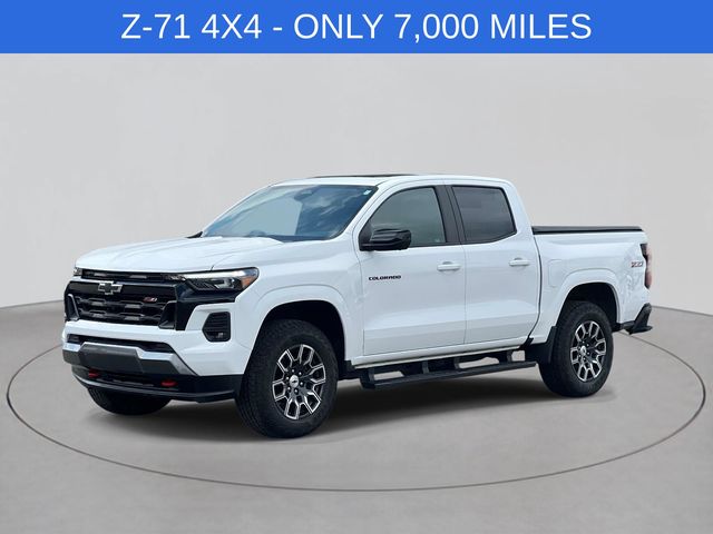 Summit White 2026 Chevrolet Colorado Pickup Truck Four-Wheel Drive 8-Speed Automatic
