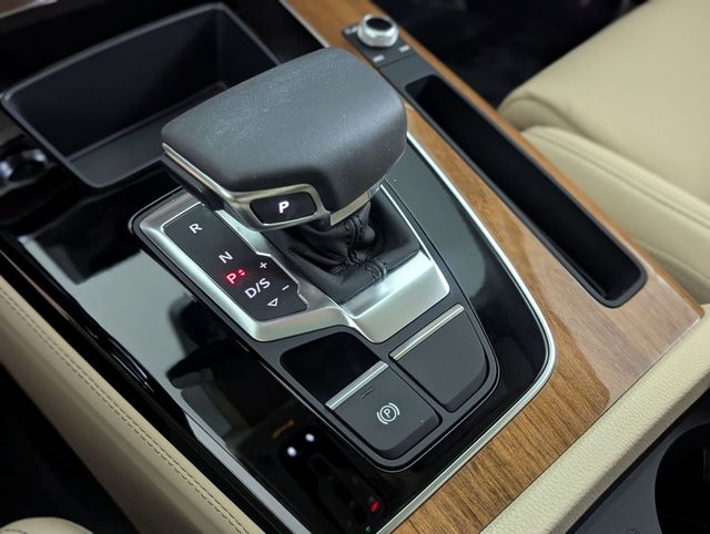 used 2024 Audi Q5 e car