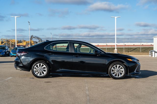 2023 Toyota Camry LE 8