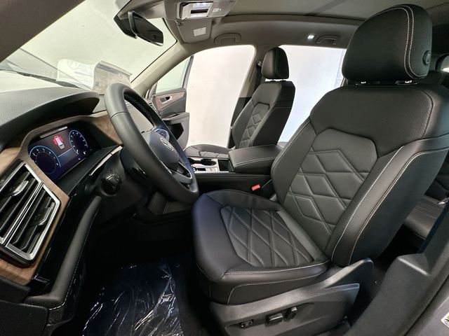 2026 Volkswagen Atlas 2.0T SE w/Technology Silver at Sutliff Volkswagen