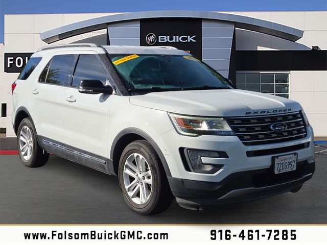 Oxford White 2017 Ford Explorer XLT SUV / Crossover Front-Wheel Drive 6-Speed Automatic