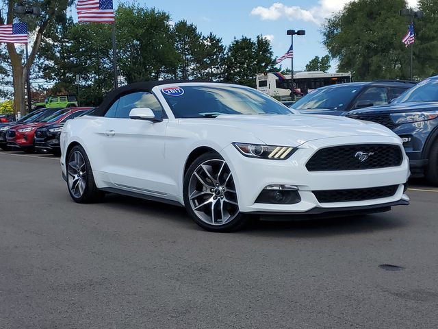 Oxford White 2017 Ford Mustang Convertible Rear-Wheel Drive 6-Speed Automatic