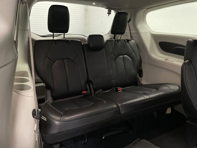 2023 Chrysler Pacifica Touring L photo