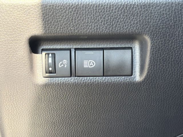 2024 Toyota RAV4 LE - Photo 19