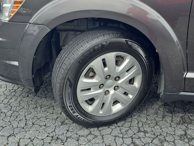 Used 2018 Gray Dodge SE image 33