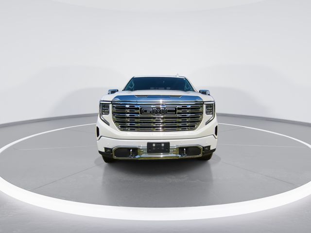 Used 2024 White GMC Denali image 3