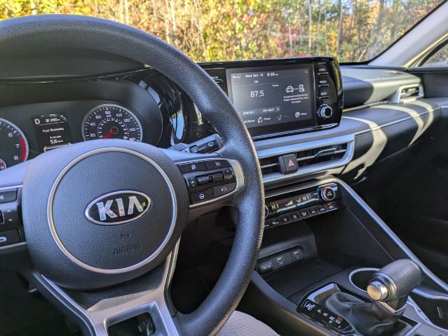 2021 Kia K5 LXS 32