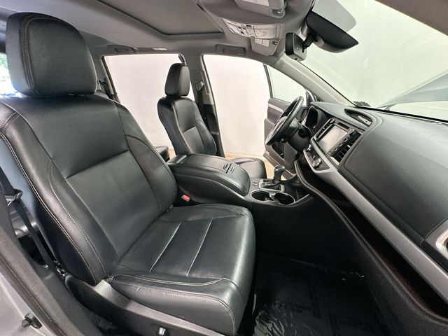 2017 Toyota Highlander SE Silver at Rochrich Mazda