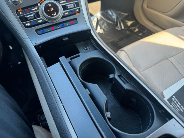 Used 2017 White Lincoln Reserve image 25