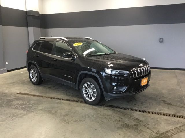 Diamond Black Crystal Pearlcoat 2019 Jeep Cherokee Latitude Plus 4WD SUV / Crossover Four-Wheel Drive 9-Speed Automatic