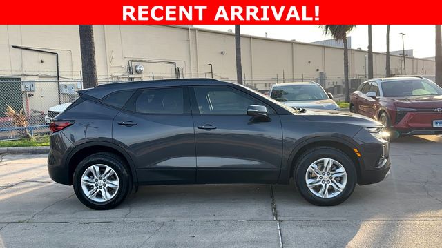 View vehicle photo 2