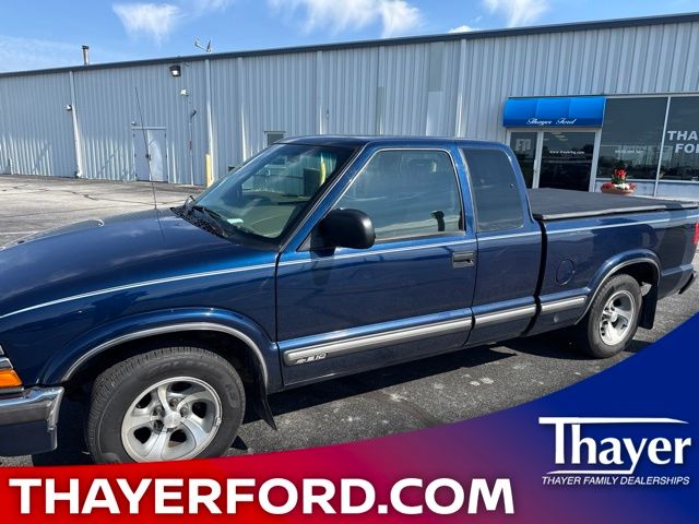  2002 Chevrolet S-10 LS Extended Cab RWD   