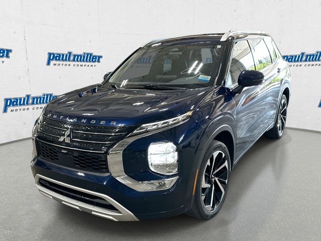 Blue 2022 Mitsubishi Outlander SUV / Crossover All-Wheel Drive Continuously Variable Transmission