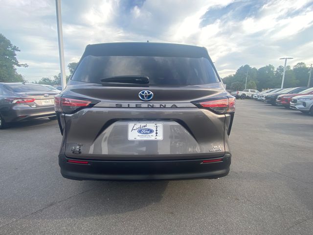 2022 Toyota Sienna XLE 6