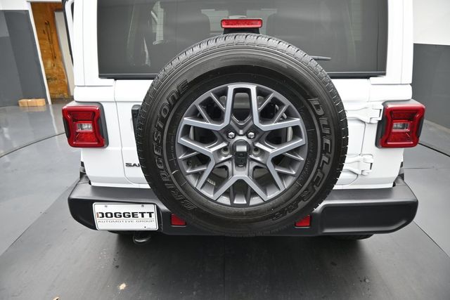 Used 2025 Jeep Wrangler SUV