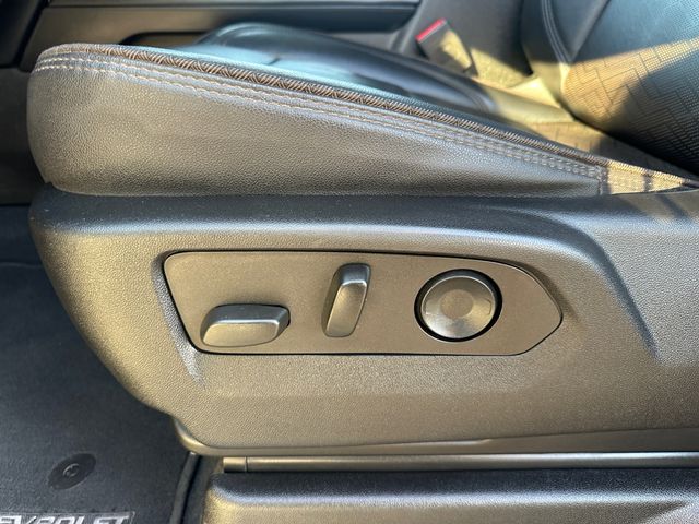 Used 2023 White Chevrolet High Country image 19