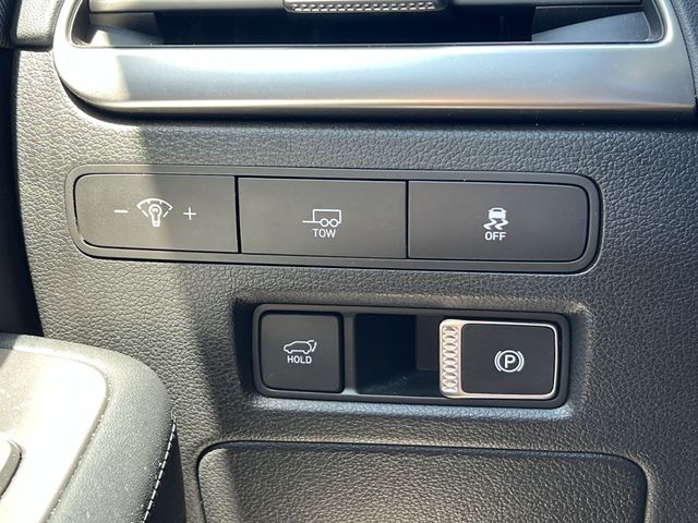 Used 2025 White Hyundai SEL image 30