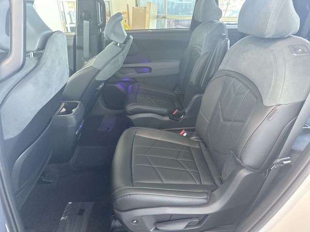 New 2027 White Kia X-Line SX Prestige image 27