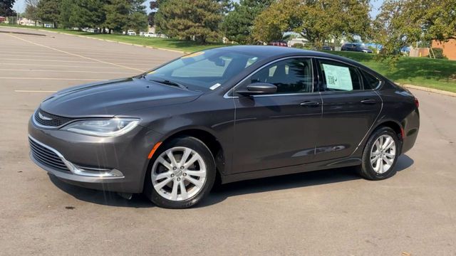 2016 Chrysler 200 Limited 4